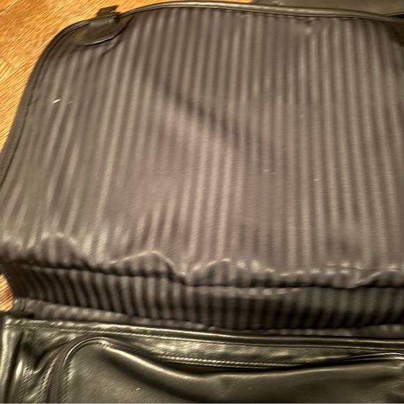 Tumi Black Leather Men's Bag - Picture 16 of 16